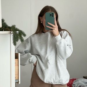 Aritzia Wilfred Free Boyfriend Crewneck Sweatshirt